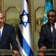 Israeli Prime Minister Benjamin Netanyahu (L) and his Ethiopian counterpart Hailemariam Desalegn at the National Palace in Addis Ababa.